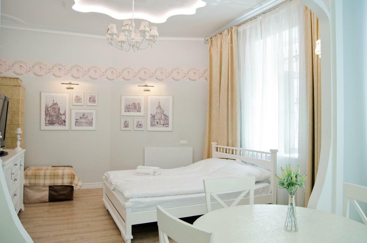 לבוב Deluxe Appartment In The City Center מראה חיצוני תמונה